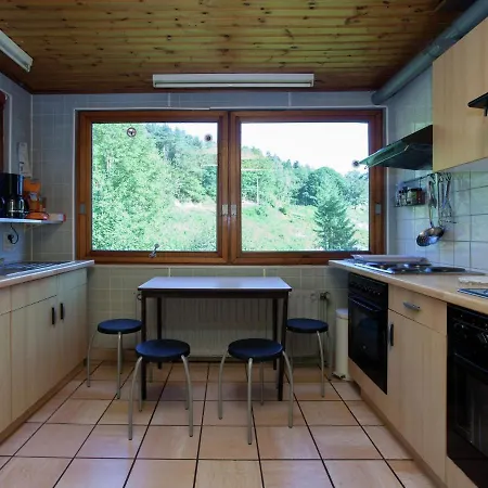 Spacious House In Borgoumont With Jacuzzi And Large Garden بيت للعطل