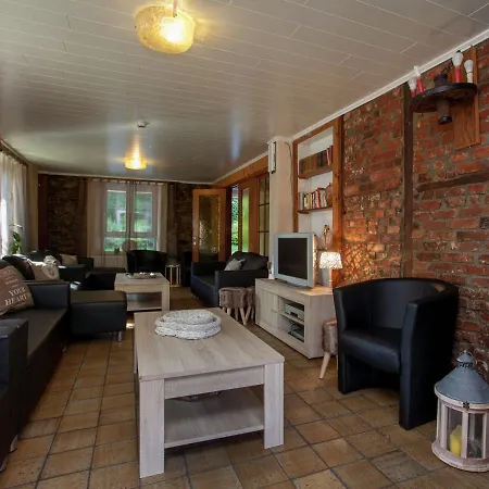 بيت للعطل Spacious House In Borgoumont With Jacuzzi And Large Garden ستاومونت